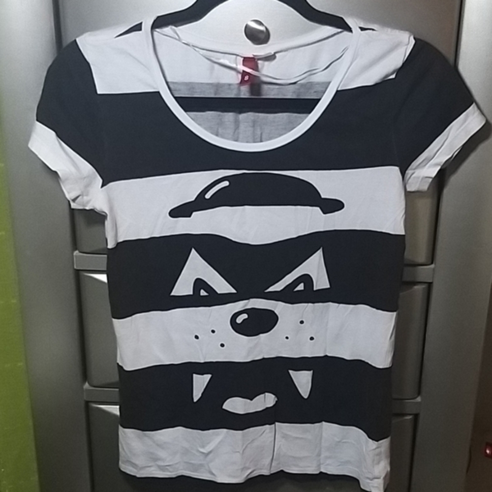 💥3X$10💥Divided black & white striped tee